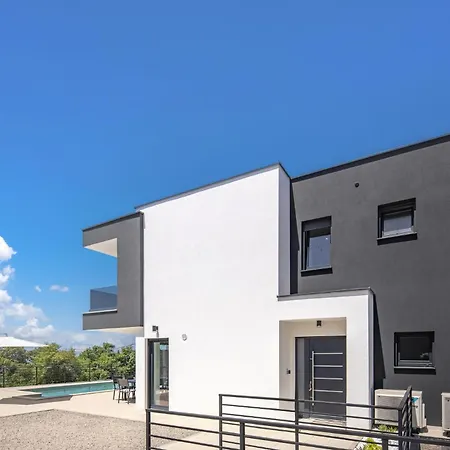 Amazing In With House Sea View